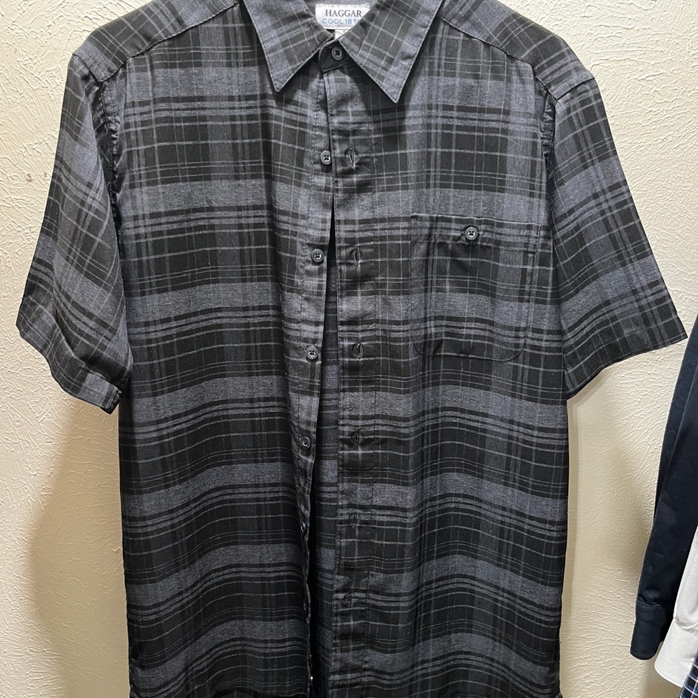 Haggar Casual Black And Gray Button Up